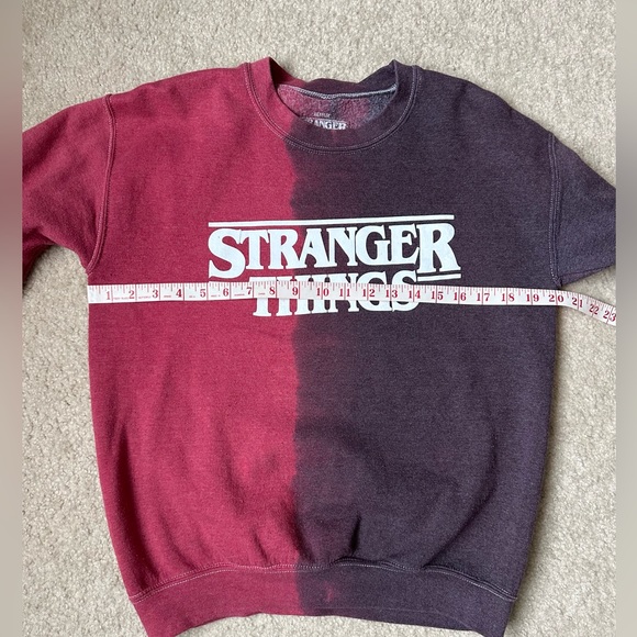 Stranger Things Logo Split Tie-Dye Crewneck sweatshirt - Picture 6 of 6